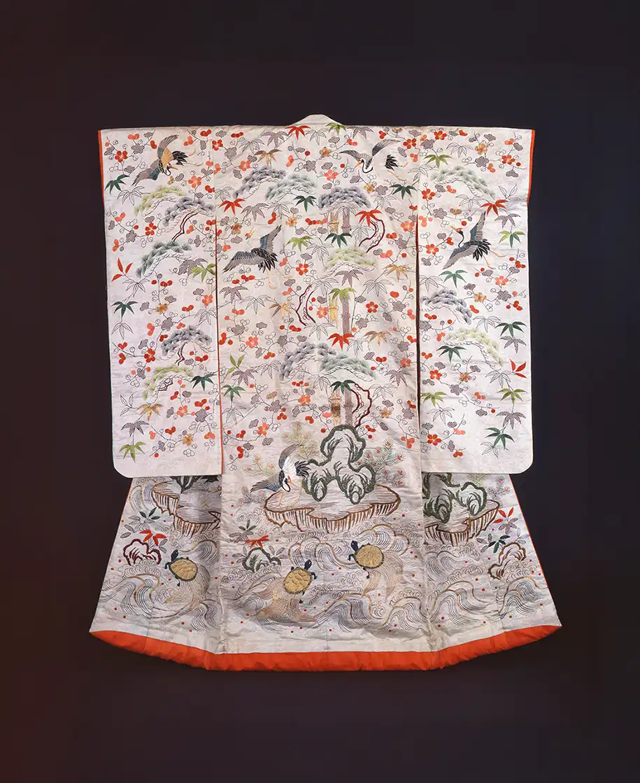 「松竹梅鶴亀模様白綸子地打掛」 江戸時代後期 19世紀