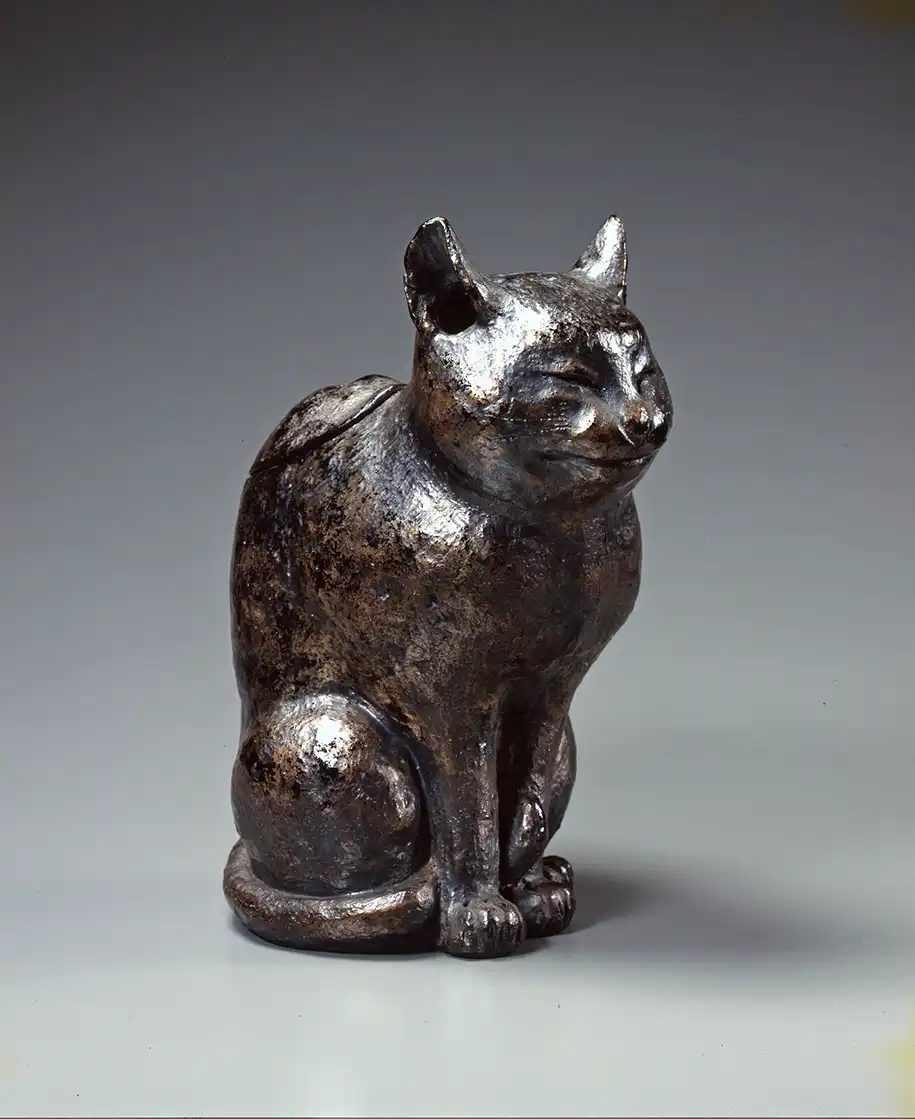 仁阿弥道八「黒楽銀彩猫手焙」 江戸時代後期 19世紀